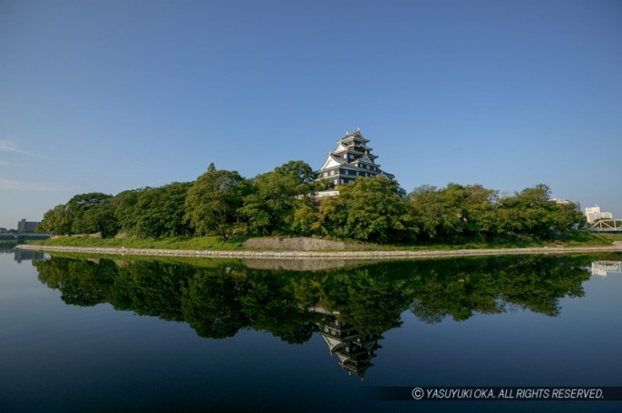 岡山城>