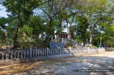 英賀神社に残る土塁