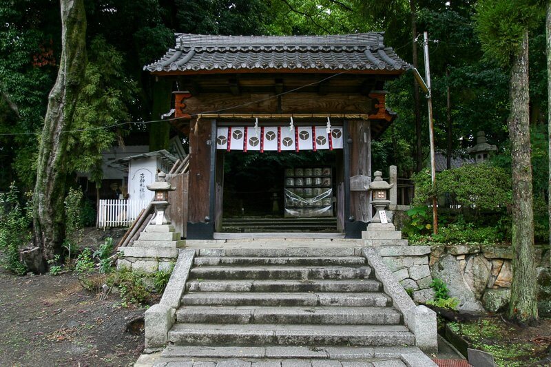 膳所城の移築城門 お倉門・御霊神社