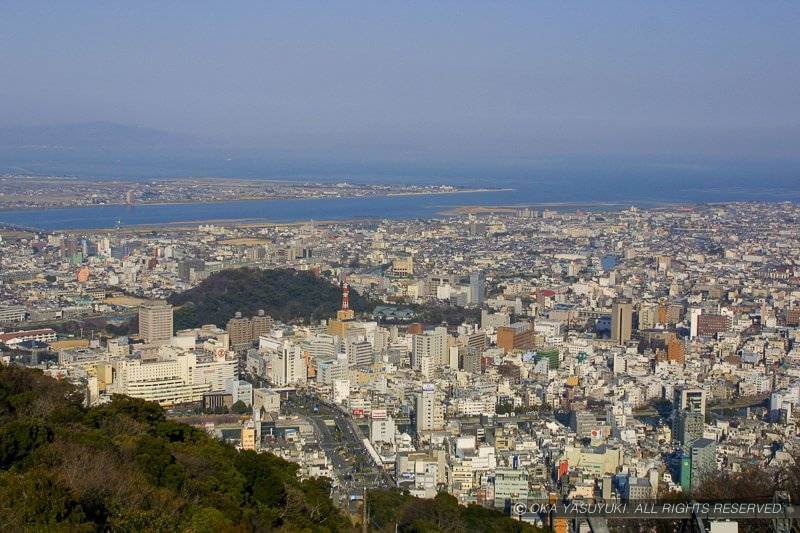 眉山から望む徳島城跡