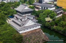 北九州市役所から望む小倉城