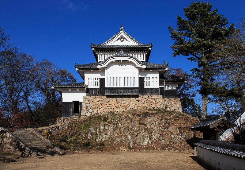 備中松山城の現存天守