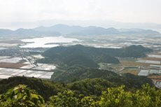 繖山から望む安土城