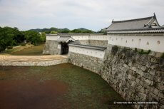 赤穂城本丸門と本丸櫓門