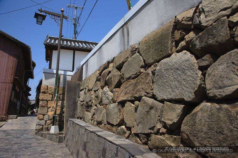 福禅寺に残る鞆城石垣