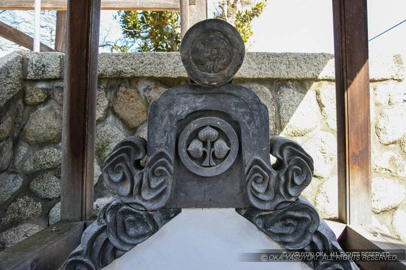 神戸城大手門の鬼瓦