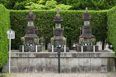 浅井久政・亮政・長政・浅井家三代の墓・徳勝寺