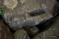 矢穴痕が残る長浜城石垣石