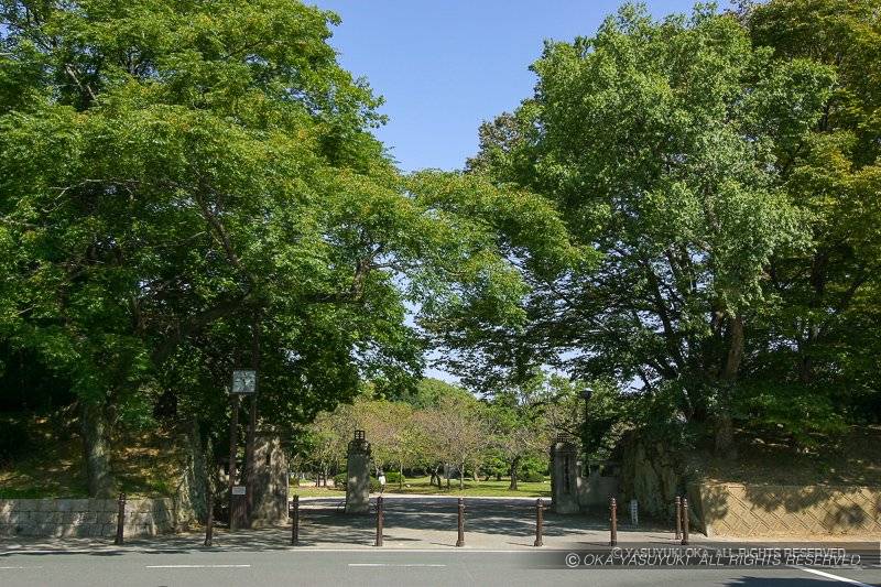 吉田城三の丸口門跡