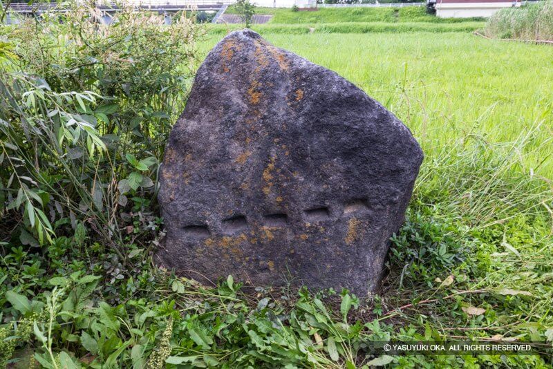 矢穴列がある大坂城残石