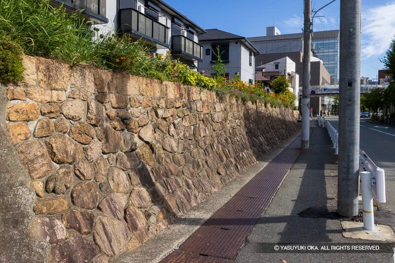 有岡城西側防御線の段差（有岡城惣構え）