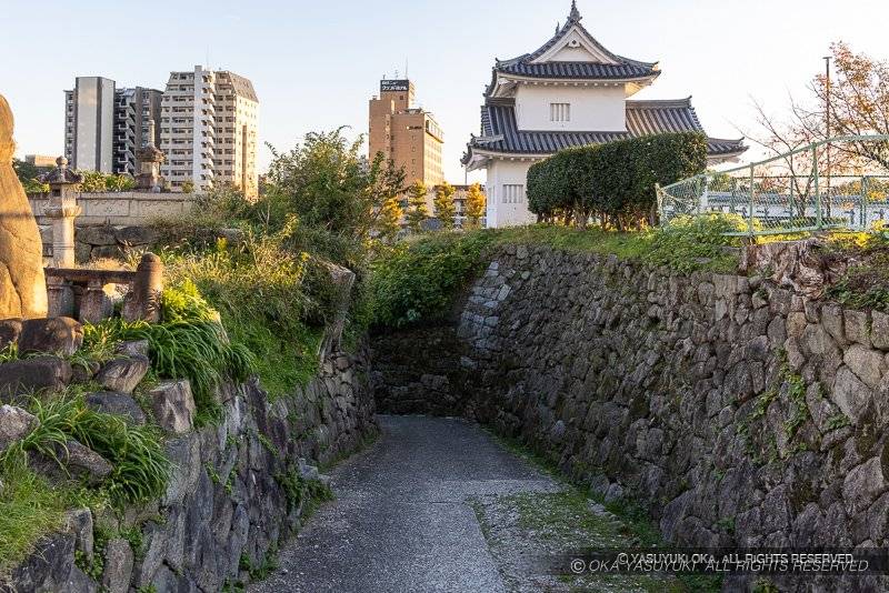 岡崎城の東隅櫓と南切通