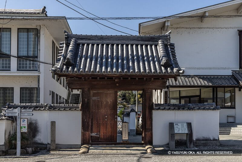 龍野藩家老屋敷の門