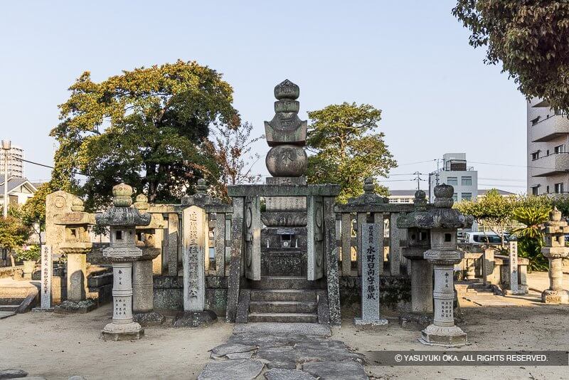 水野勝成の墓