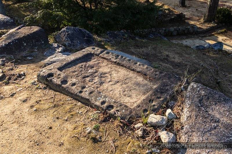 松坂城 天守台の転用石