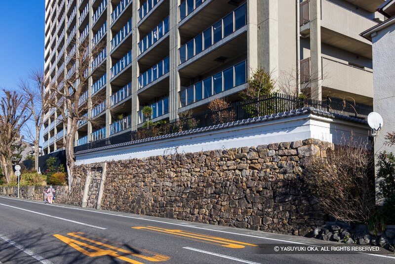 「グランスイート近江・臨湖庵」瀬田城復興石垣