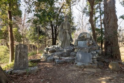 畠山重忠公像