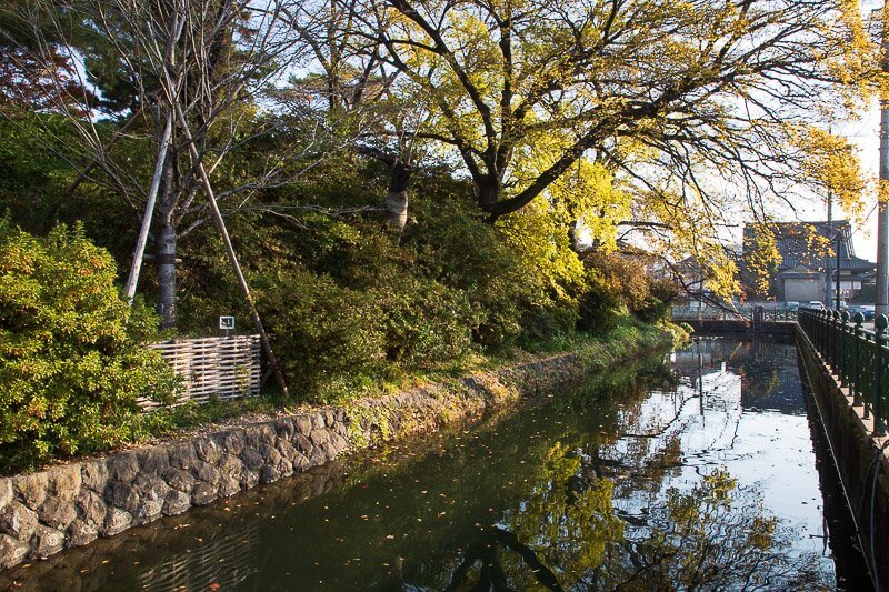 高崎城三の丸土塁と水堀