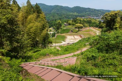 月山富田城七曲り道から見下ろす山中御殿平