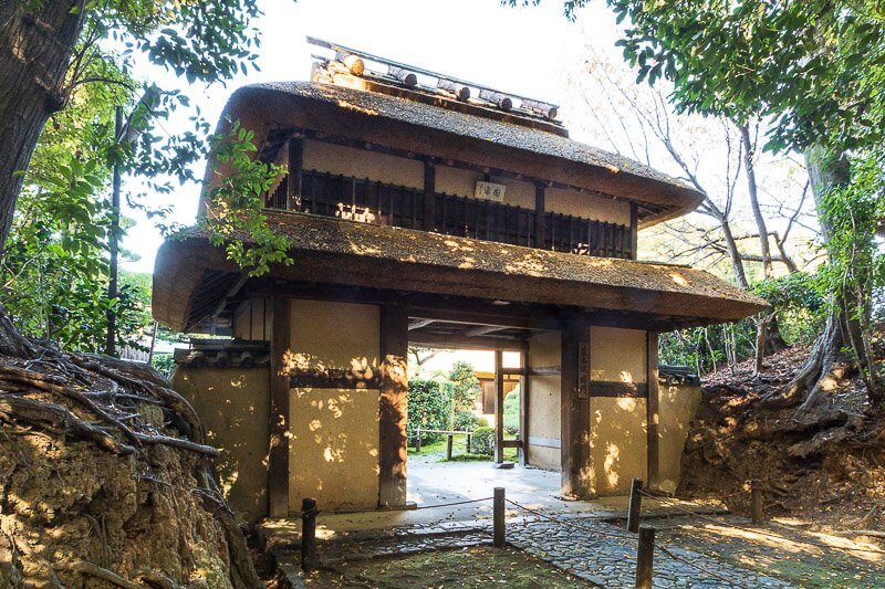 大和小泉陣屋に移築された茨木城櫓門