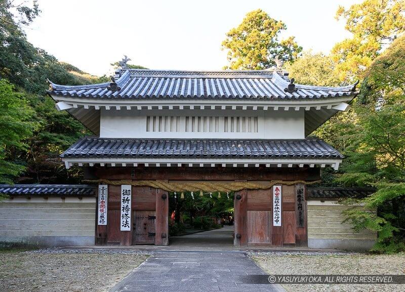 掛川城・移築城門・大手二の門（油山寺）