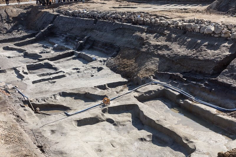 高槻城二の丸跡発掘調査で出土した障子掘