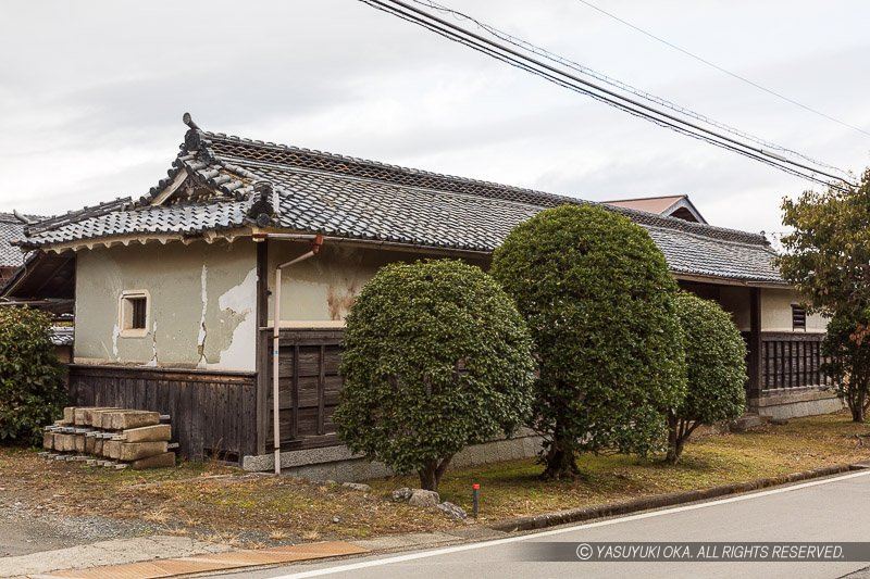 大本毘沙門荘表門（家老屋敷長屋門の移築）