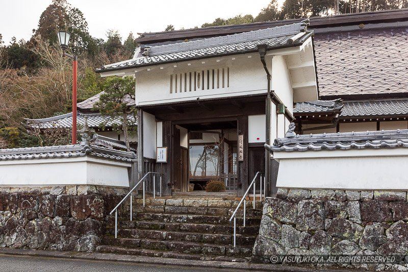 延福寺表門（亀山城移築城門）