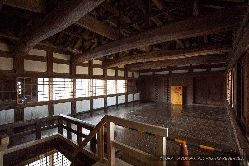 姫路城ハの渡櫓２階内部（別角度）