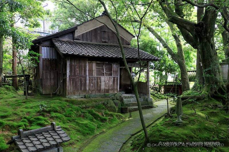 丹巌洞草庵