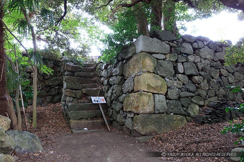 小浜城西櫓付近の本丸石垣