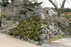 秋山陣屋の春日門跡