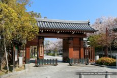 外堀緑地南門