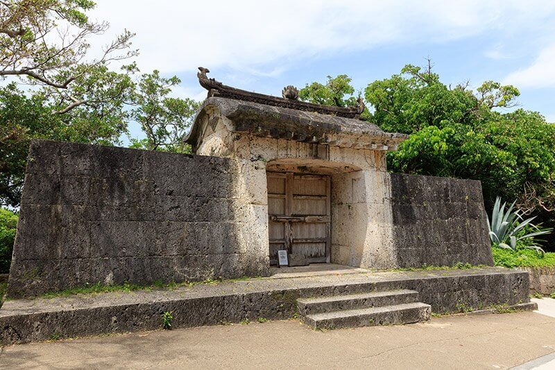 園比屋武御嶽石門