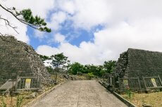 浦添城の入口の石垣