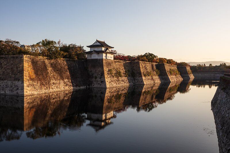 早朝の南外堀の風景