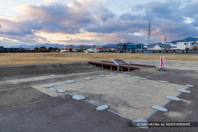 勝瑞館跡 濠跡・礎石建物跡
