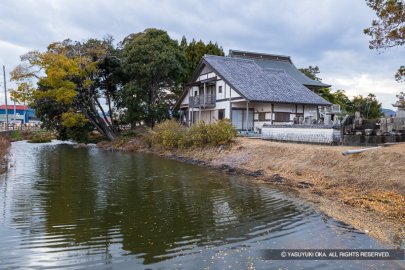 勝瑞城 水堀と見性寺