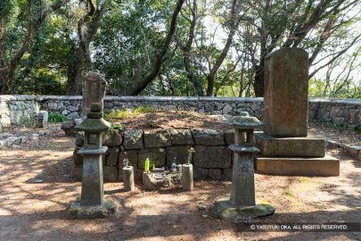 高橋紹運の墓・二の丸跡