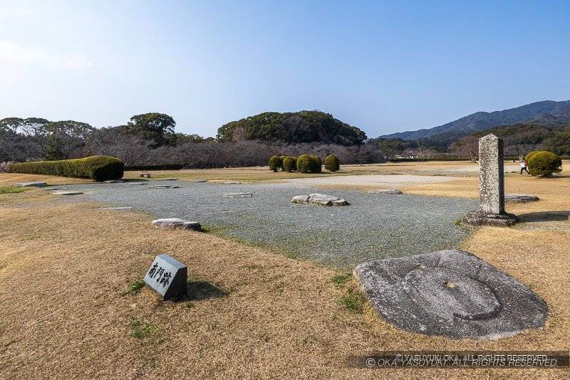 大宰府南門礎石
