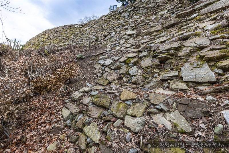 一宮城の四段石垣