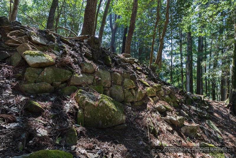 吉田郡山城の三の丸石垣跡