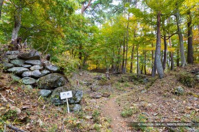 要害山城に見られる門跡