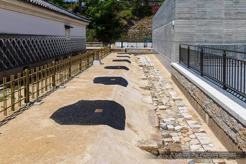 徳川大坂城の金蔵の東側に出土した塀跡