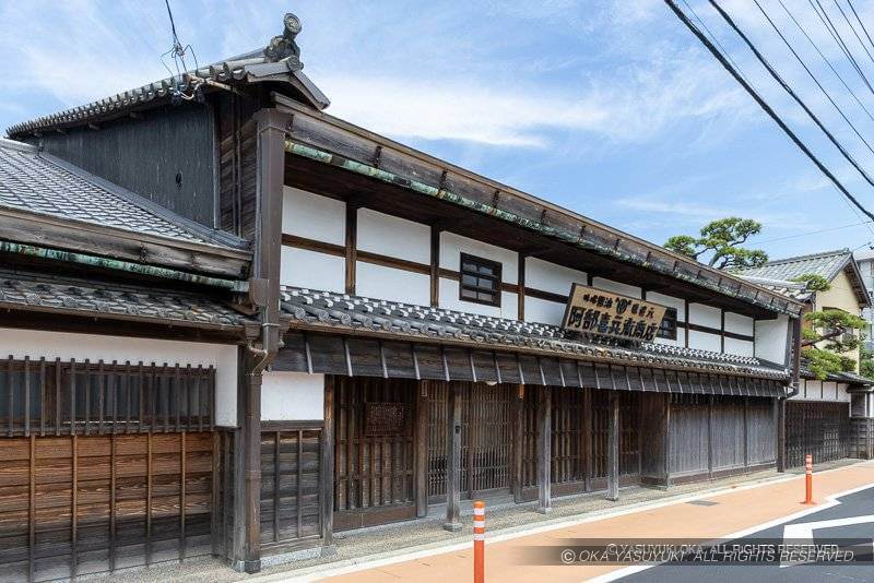 伊勢街道ぞいの商家