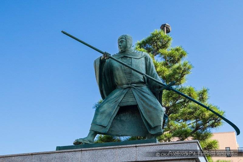 武蔵坊弁慶の銅像