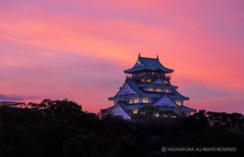 大阪城の夕景・ライトアップ