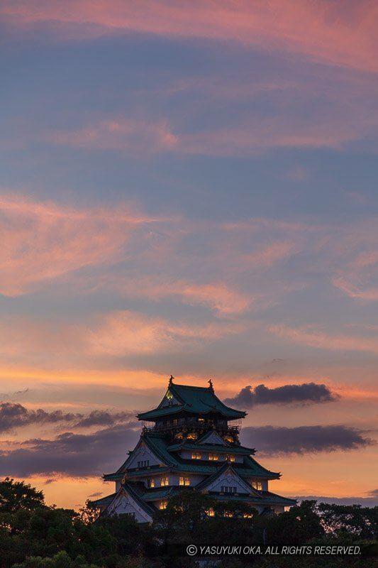 大阪城の夕景・ライトアップ