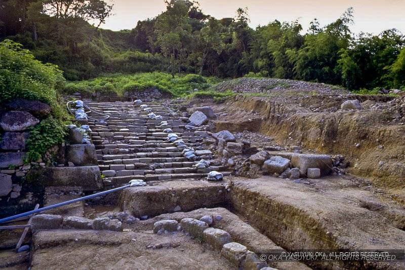 日野江城の直線状階段