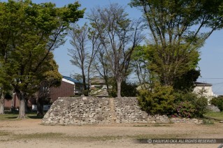 英賀城跡公園・復興石垣